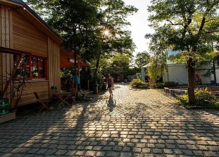 Tent - Youth Only - Buchung Leider Nur Bis 30 Jahre Moeglich!Hostel